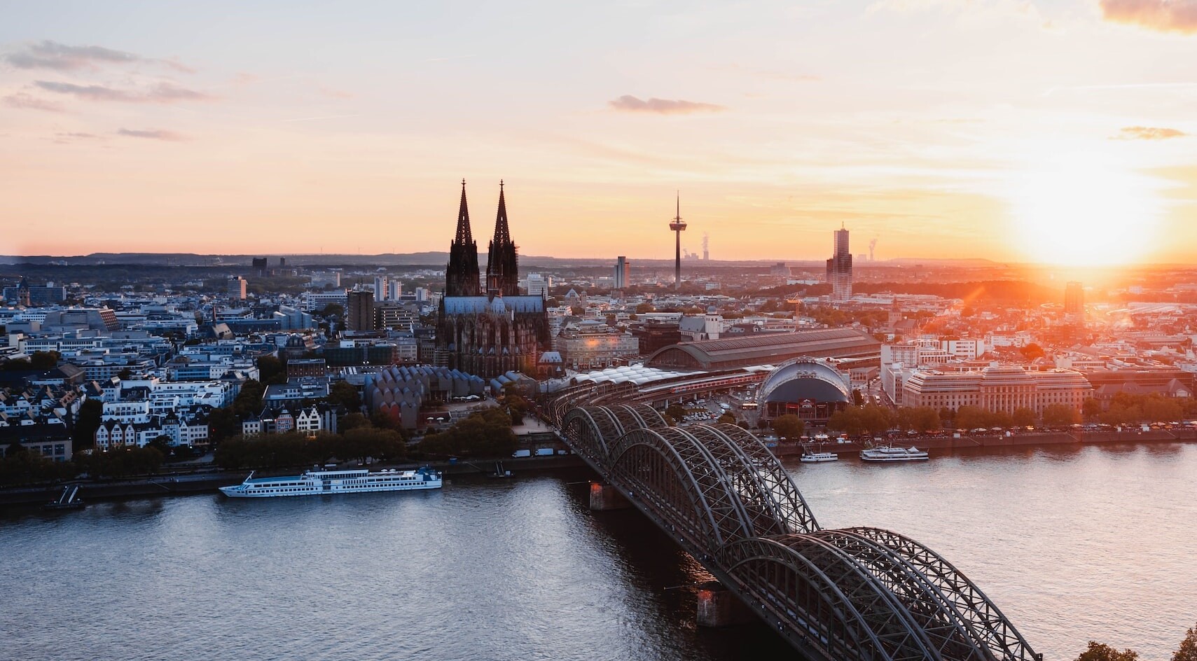 Top Rooftop Locations in Köln| Mr. Köln | Foto Eric Weber Top Rooftop Locations in Köln| Mr. Köln | Foto Eric Weber